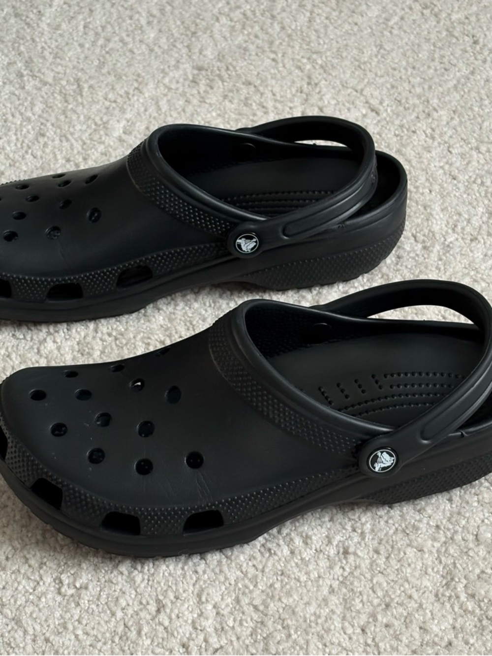 CROCS Classic Clog in Black excellent condition - Picture 3 of 9